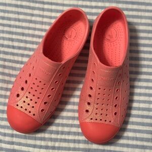 Hot Pink Natives size 3